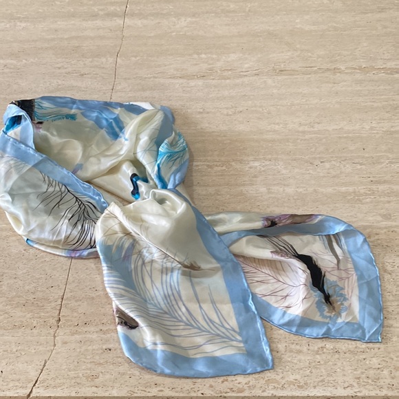 SILK SCARF BIRD FEATURES light blue with cream white hand hemmed rolled 42”x43” - Picture 15 of 16